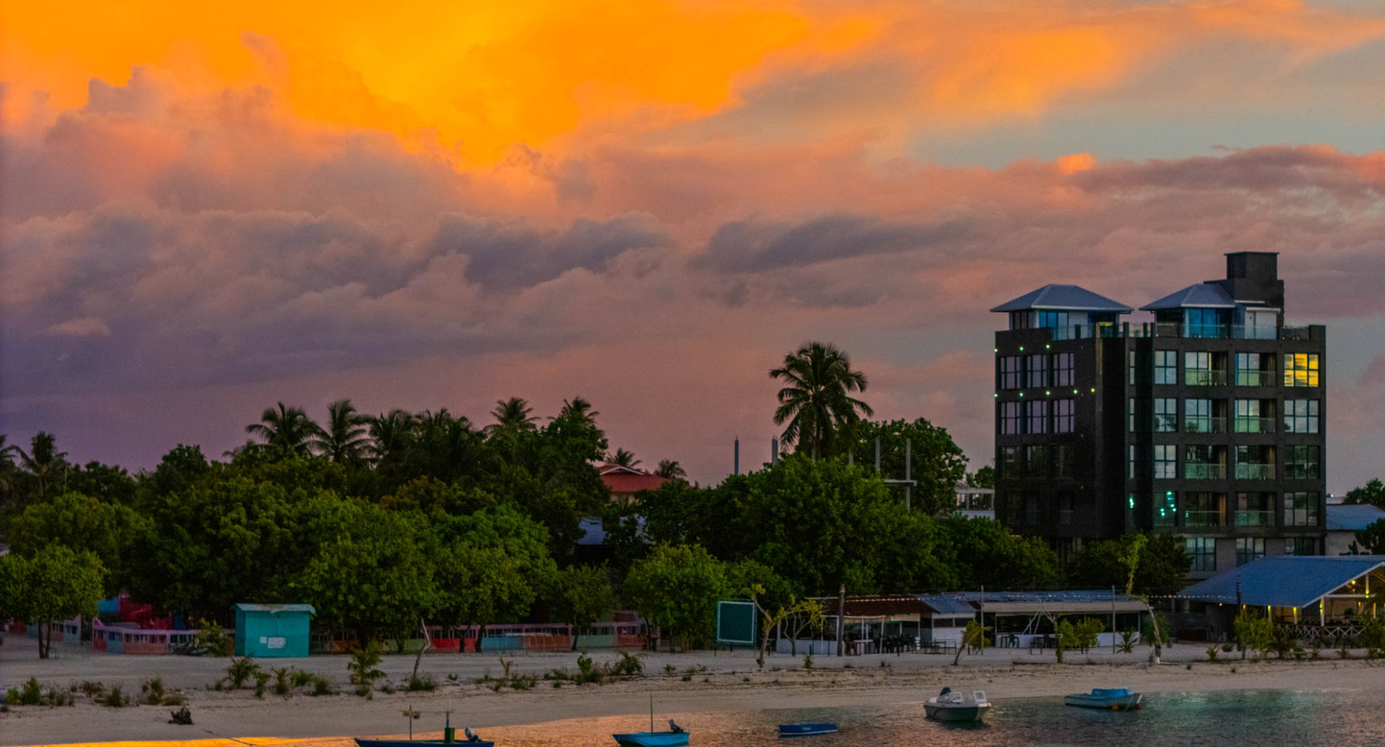 Отель Beach Hotel Guraidhoo
