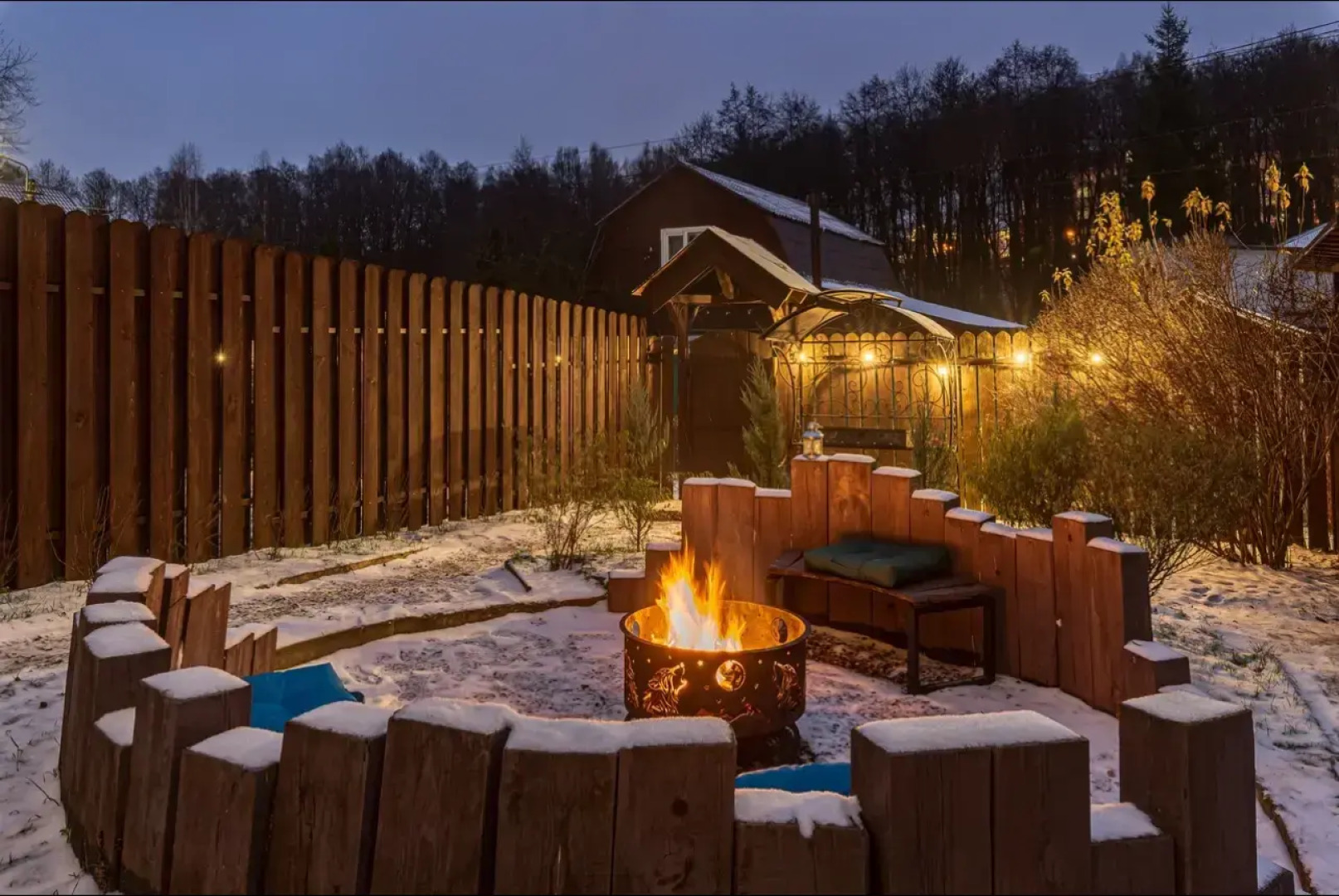 Частный дом с бaнeй на дpoвaх Harmony