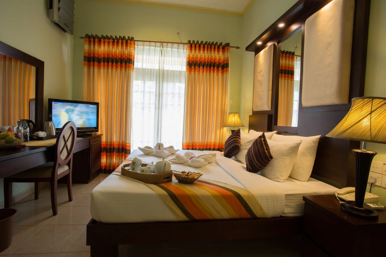 Отель Oak Ray Serene Garden Hotel