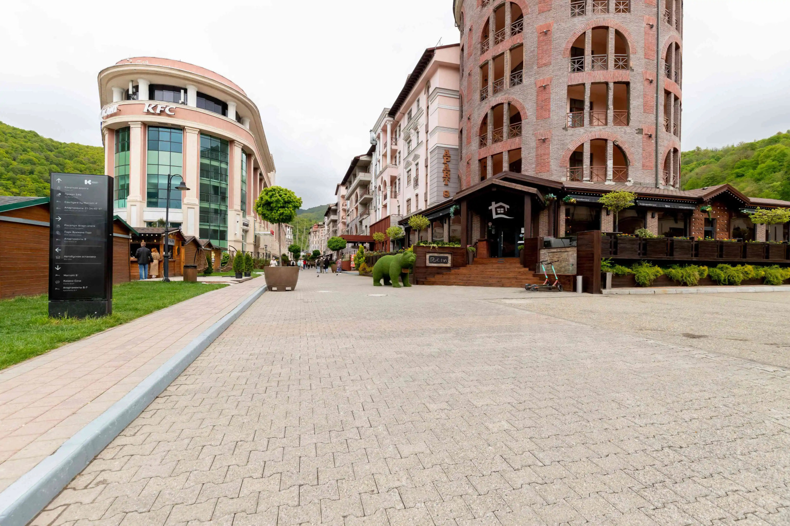 Апартаменты Море Апартаментов на набережной Времена Года