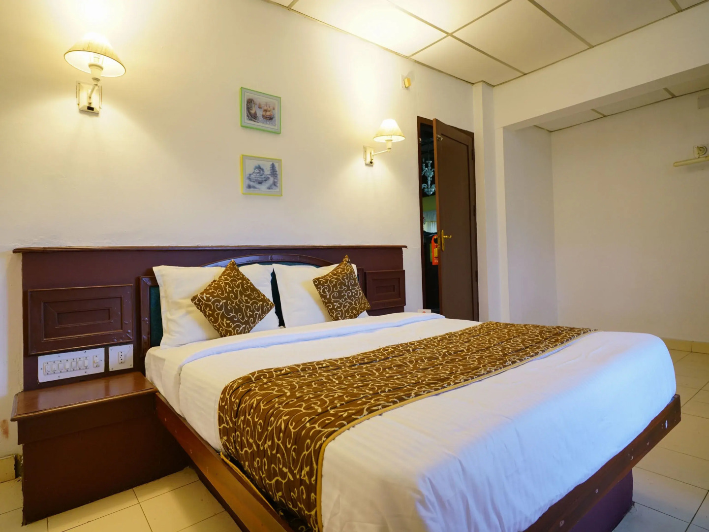 OYO 15510 Chandana Annexe