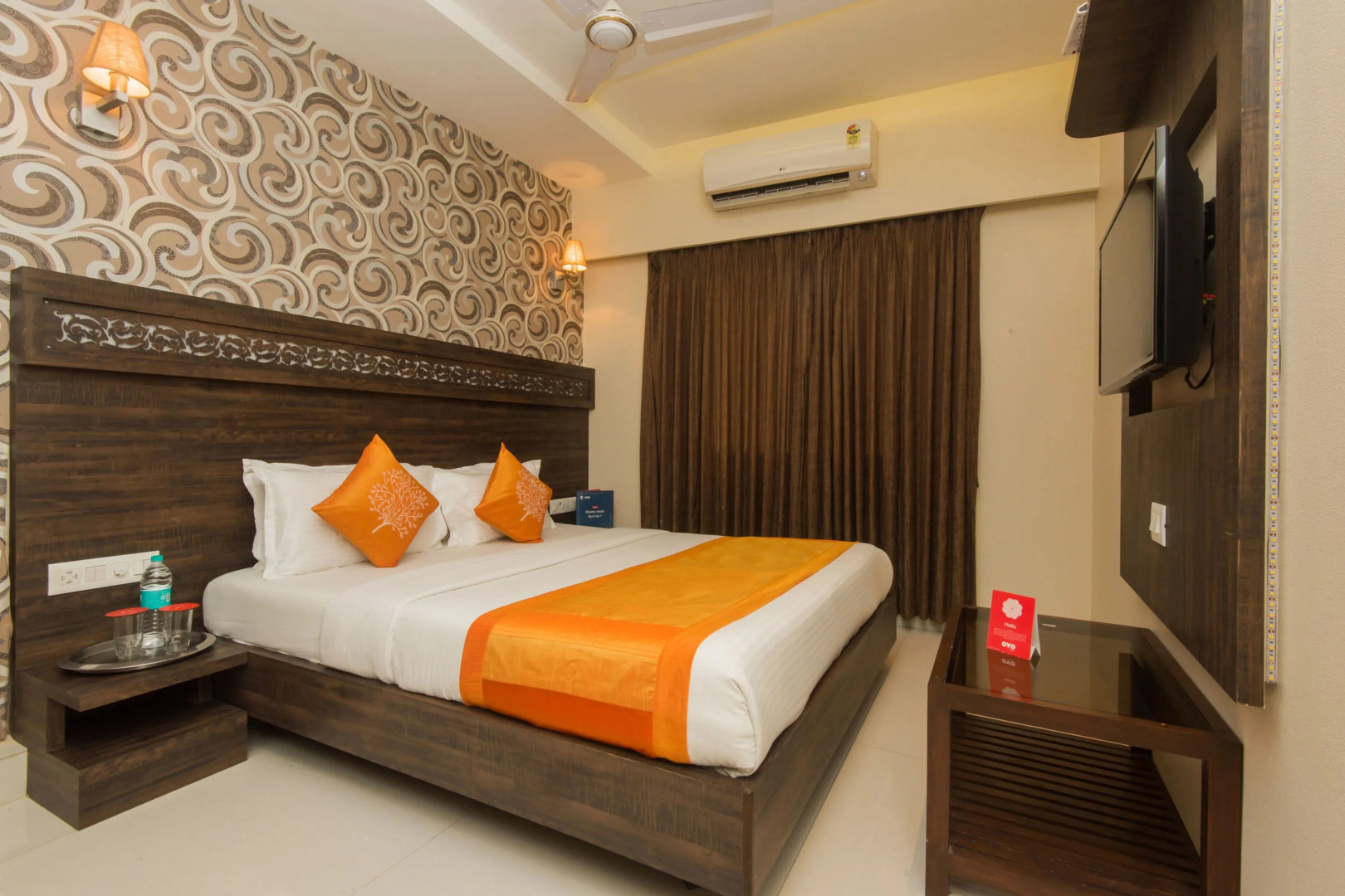 OYO 10650 Hotel Lotus Residency