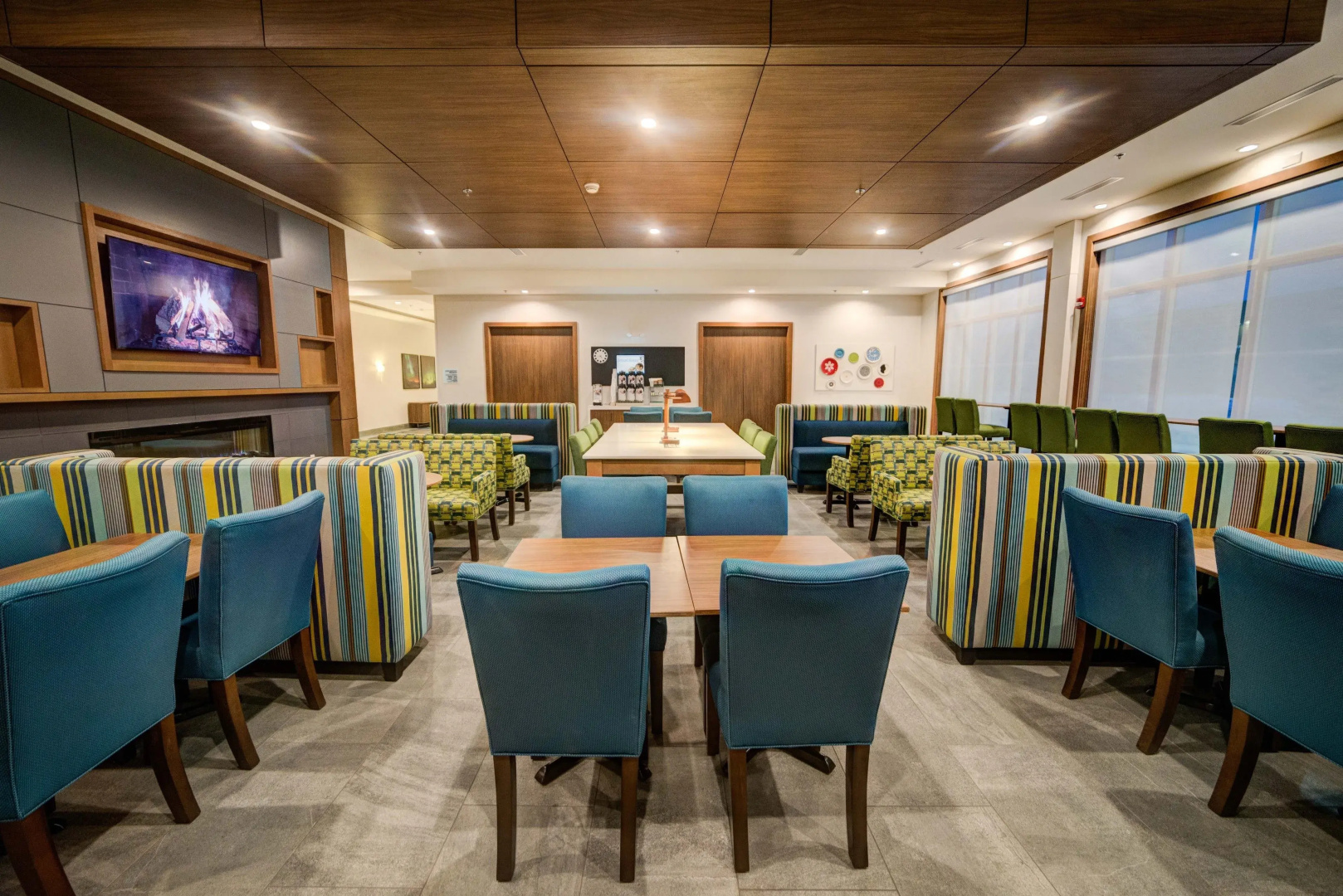 Holiday Inn Express & Suites West Edmonton - Mall Area by IHG