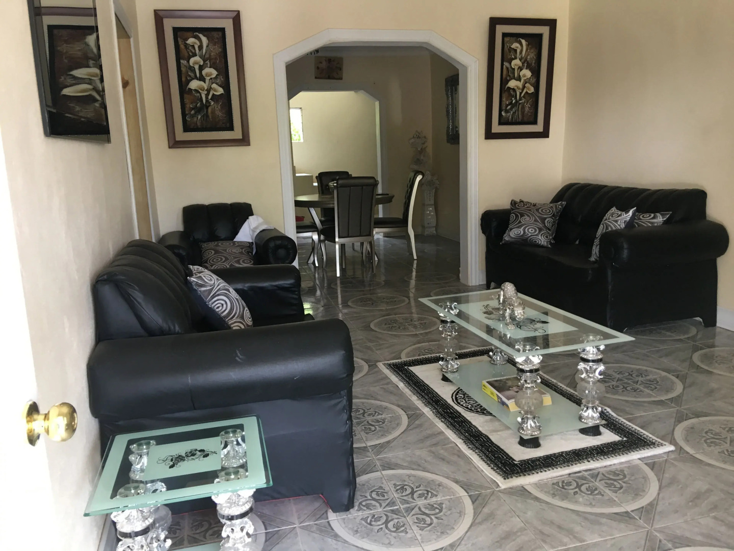 Arms Of Charms Guesthouse