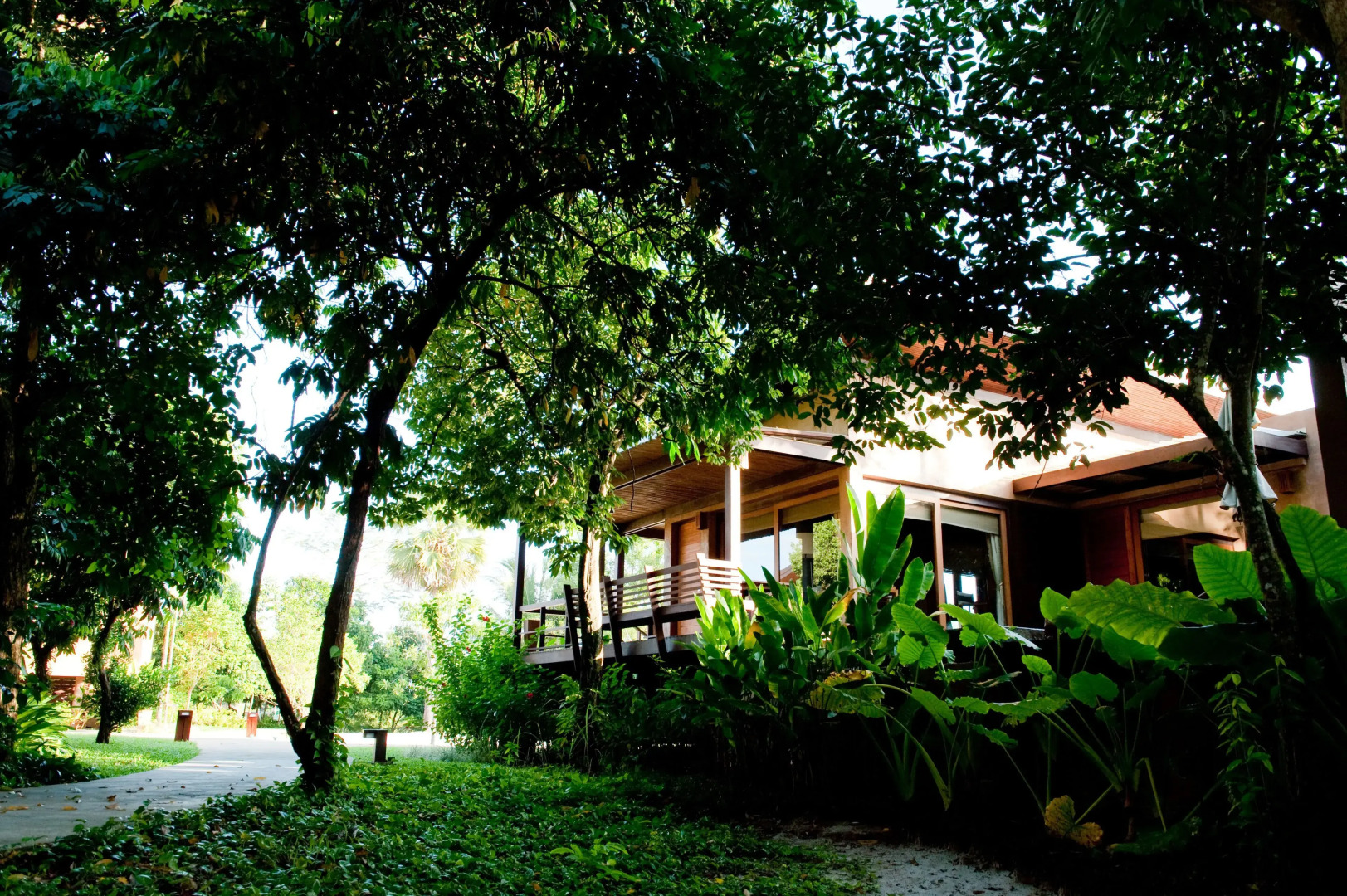 Wanakarn Beach Resort & Spa