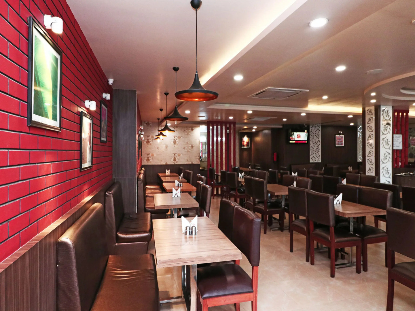 Capital O 16590 Hotel Sapphire Inn