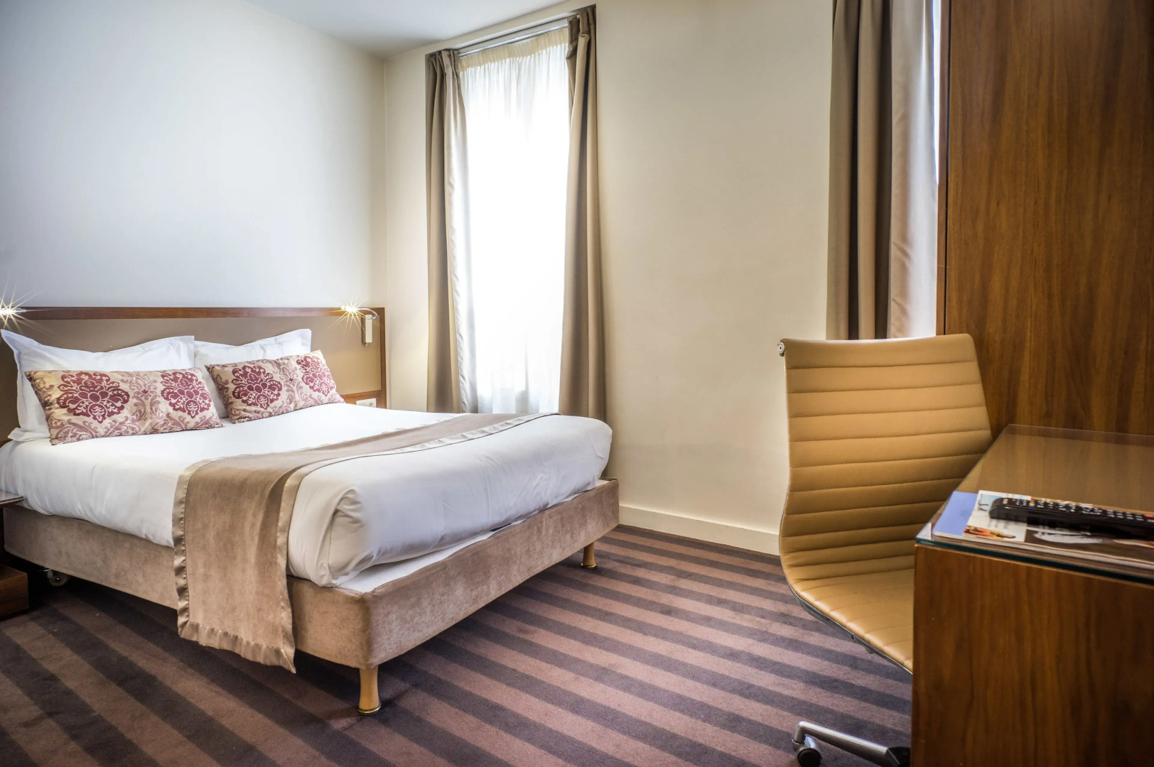 Art Hôtel Batignolles