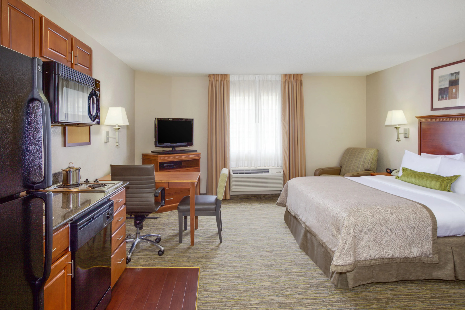 Candlewood Suites Virginia Beach Town Center by IHG