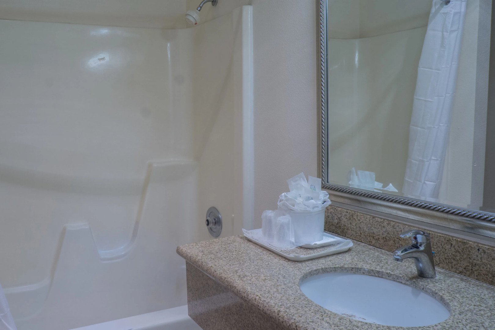 Sunnyside Inn & Suites