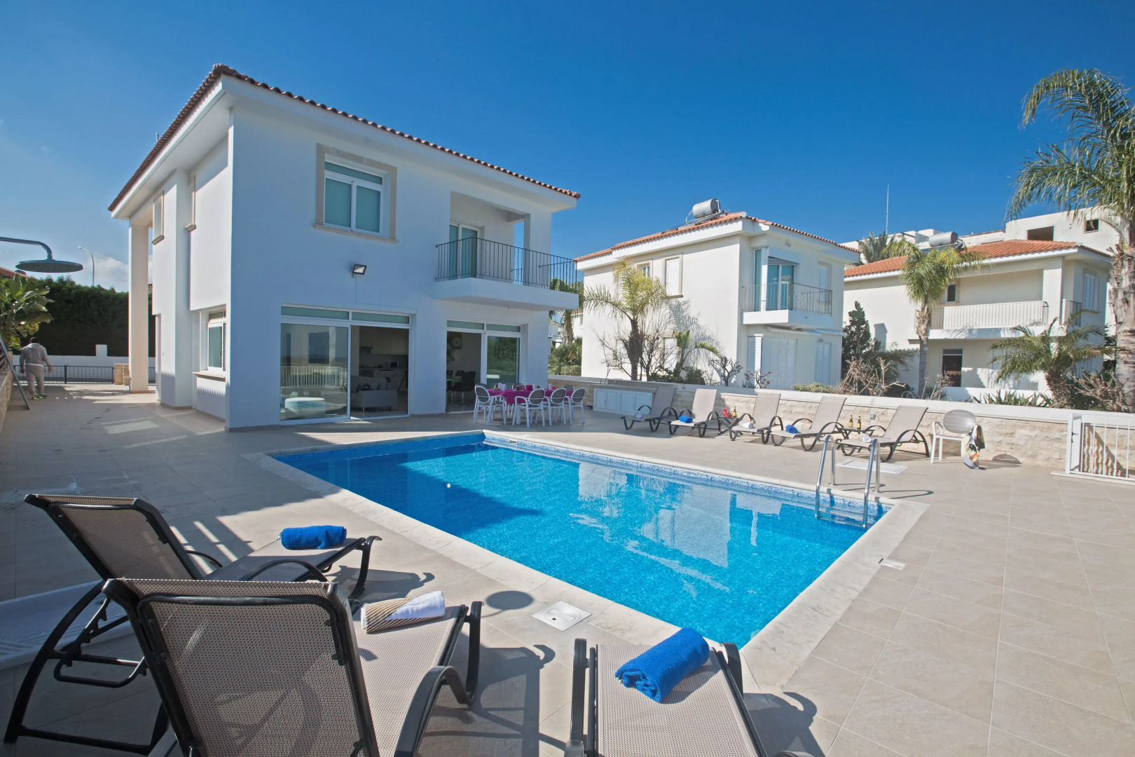 Shaye Frontline Villa