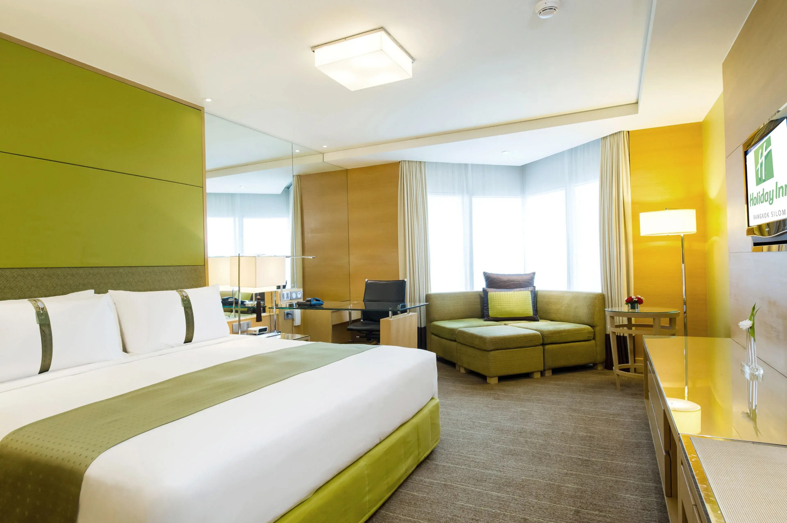 Holiday Inn Bangkok Silom by IHG