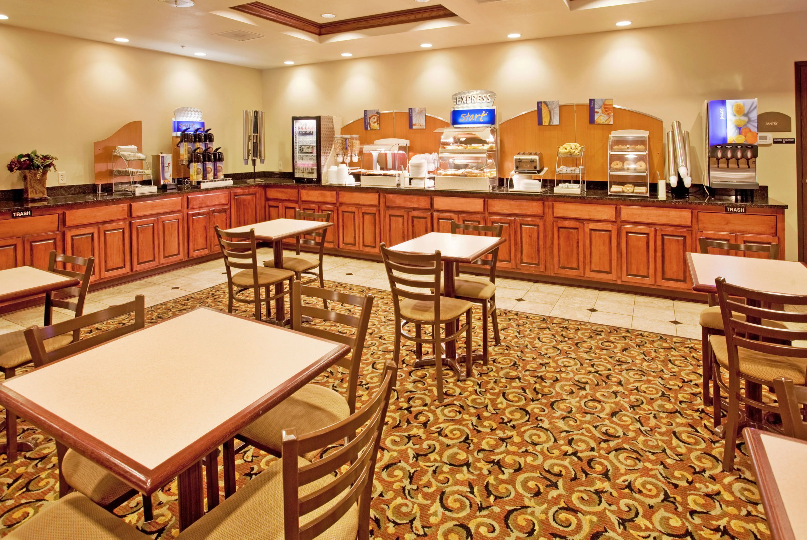 Holiday Inn Express & Suites Cherry by IHG