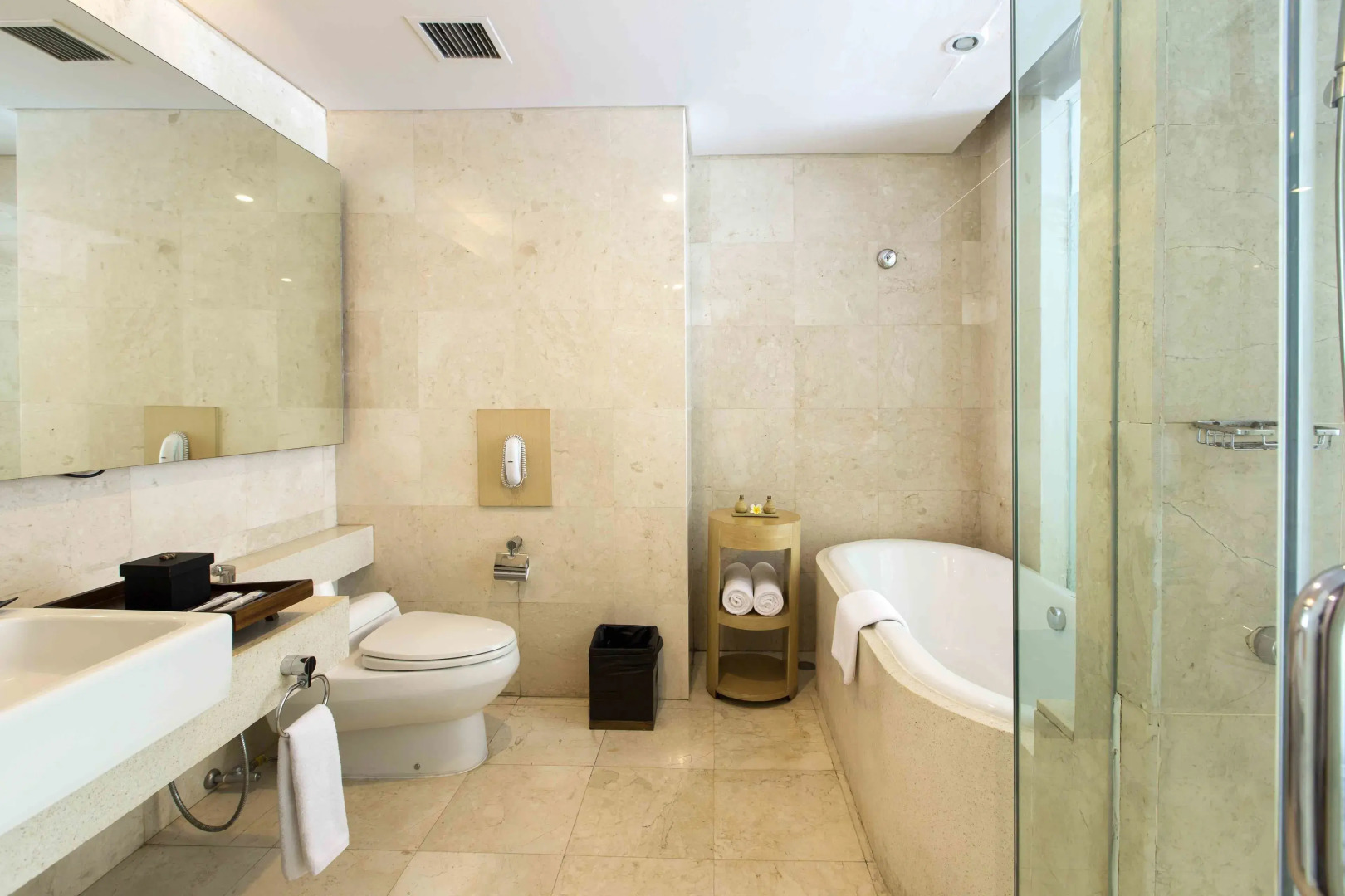 Le Grande Bali Hotel