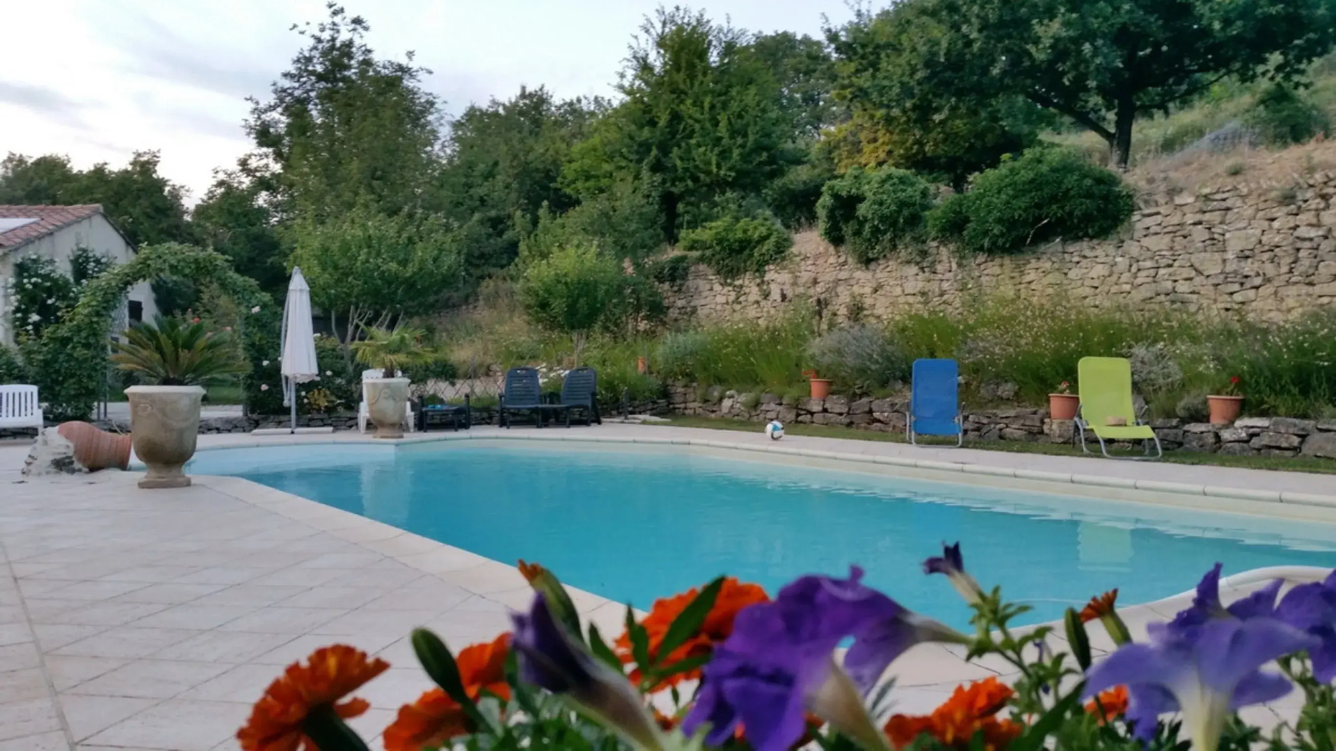 Villa With 4 Bedrooms in Malaucène, With Wonderful Mountain View, Priv