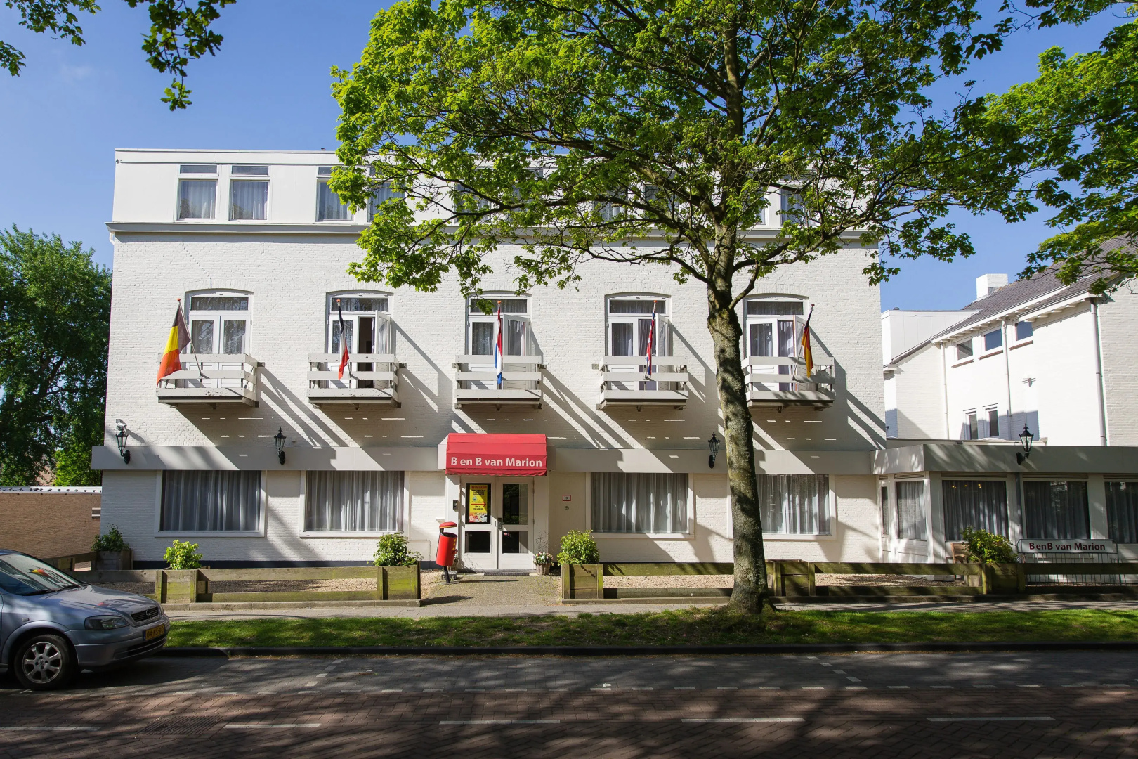 B & B Van Marion