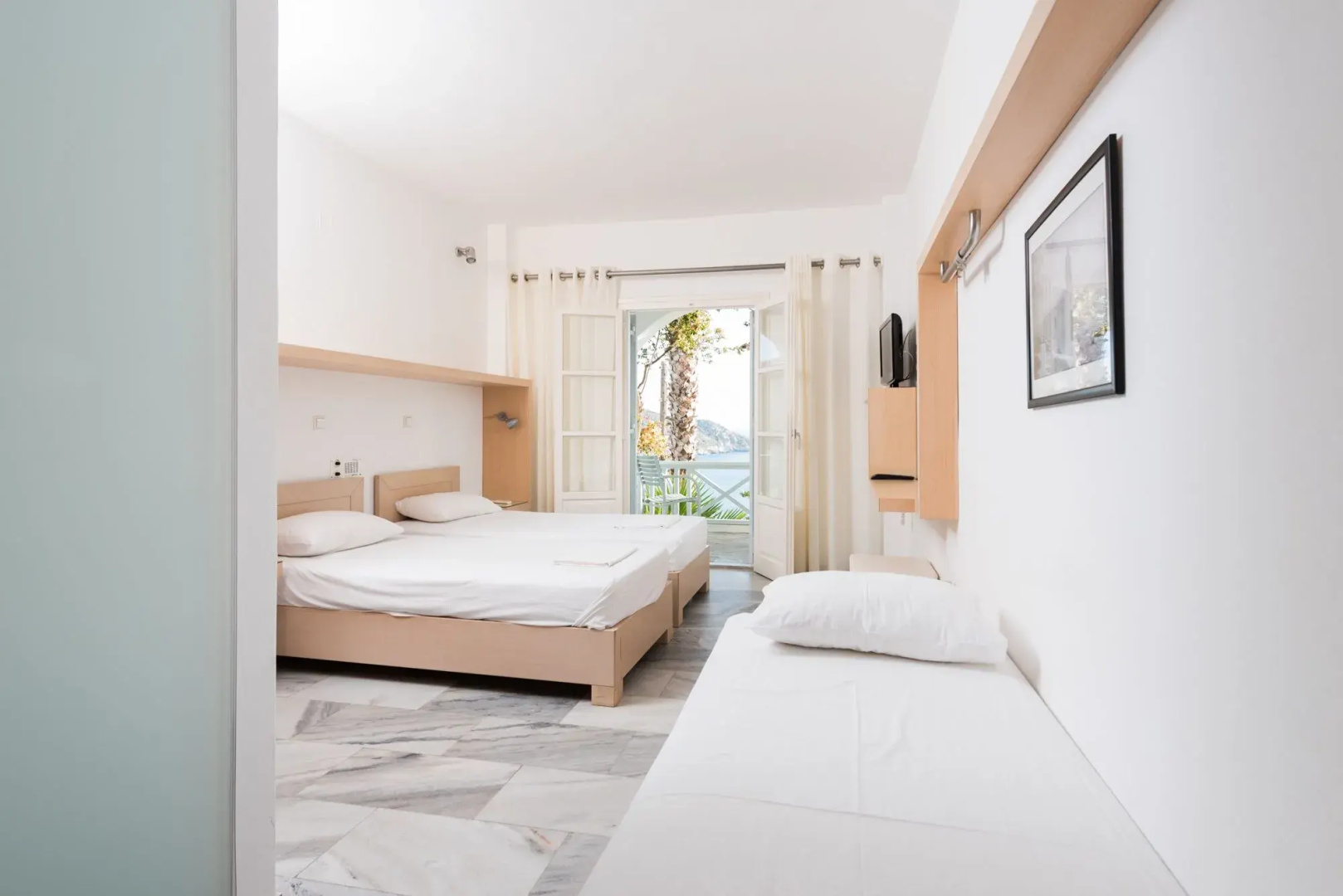 Far Out Hotel & Spa