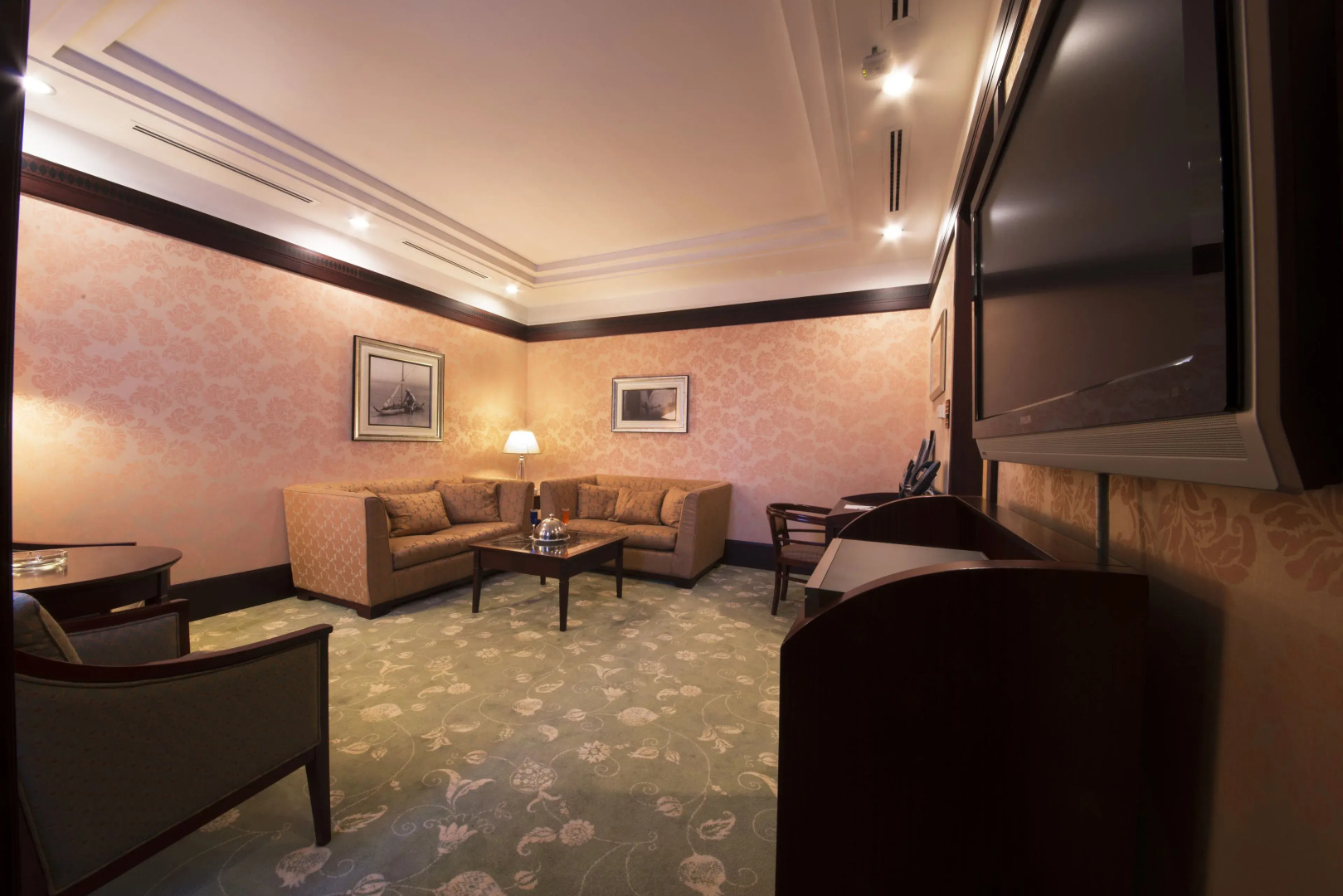 Holiday Inn Kuwait by IHG