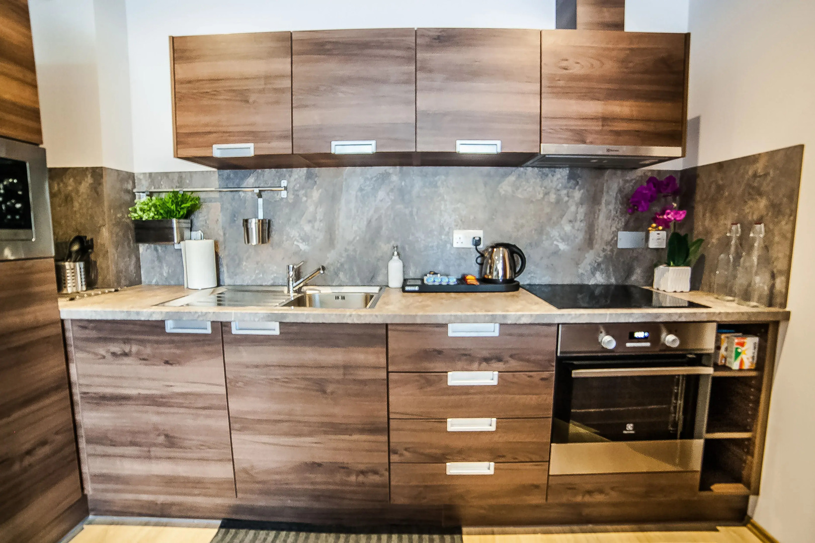 Hampton Suites Serviced Apartments