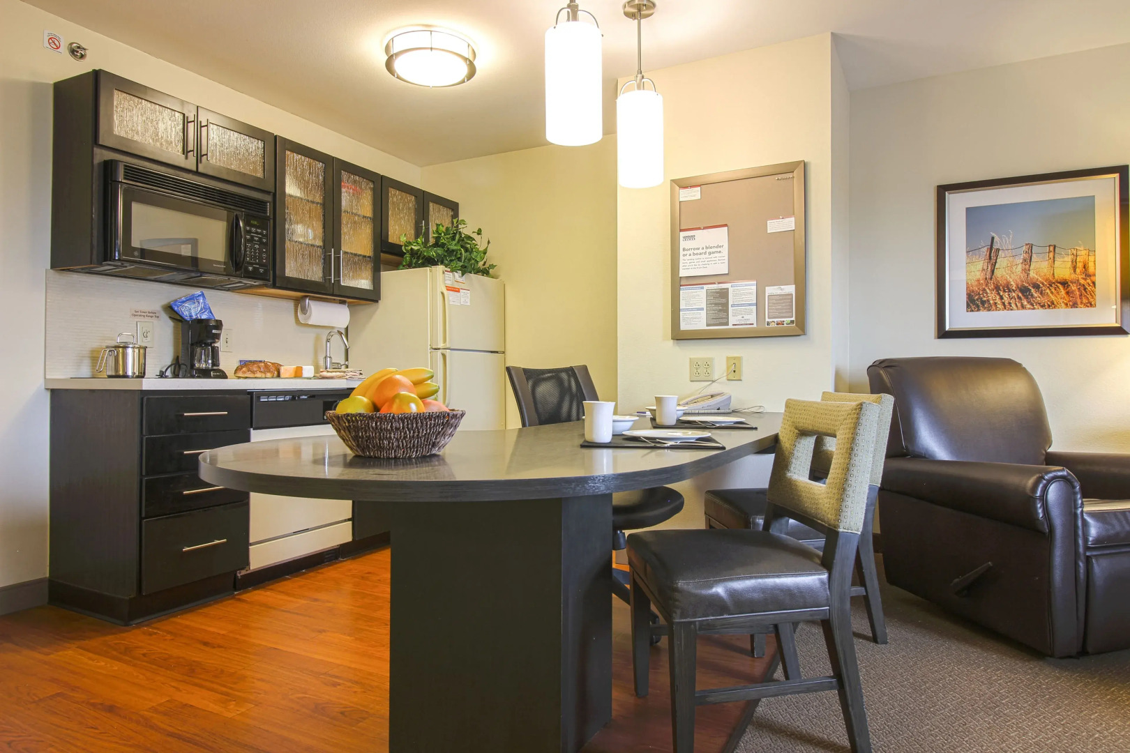 Sonesta Simply Suites  St Louis Earth City