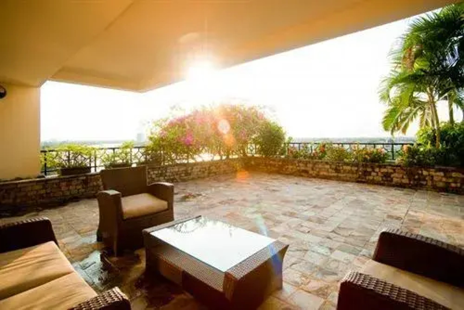 Апарт-Отель Saigon Domaine Luxury Residences