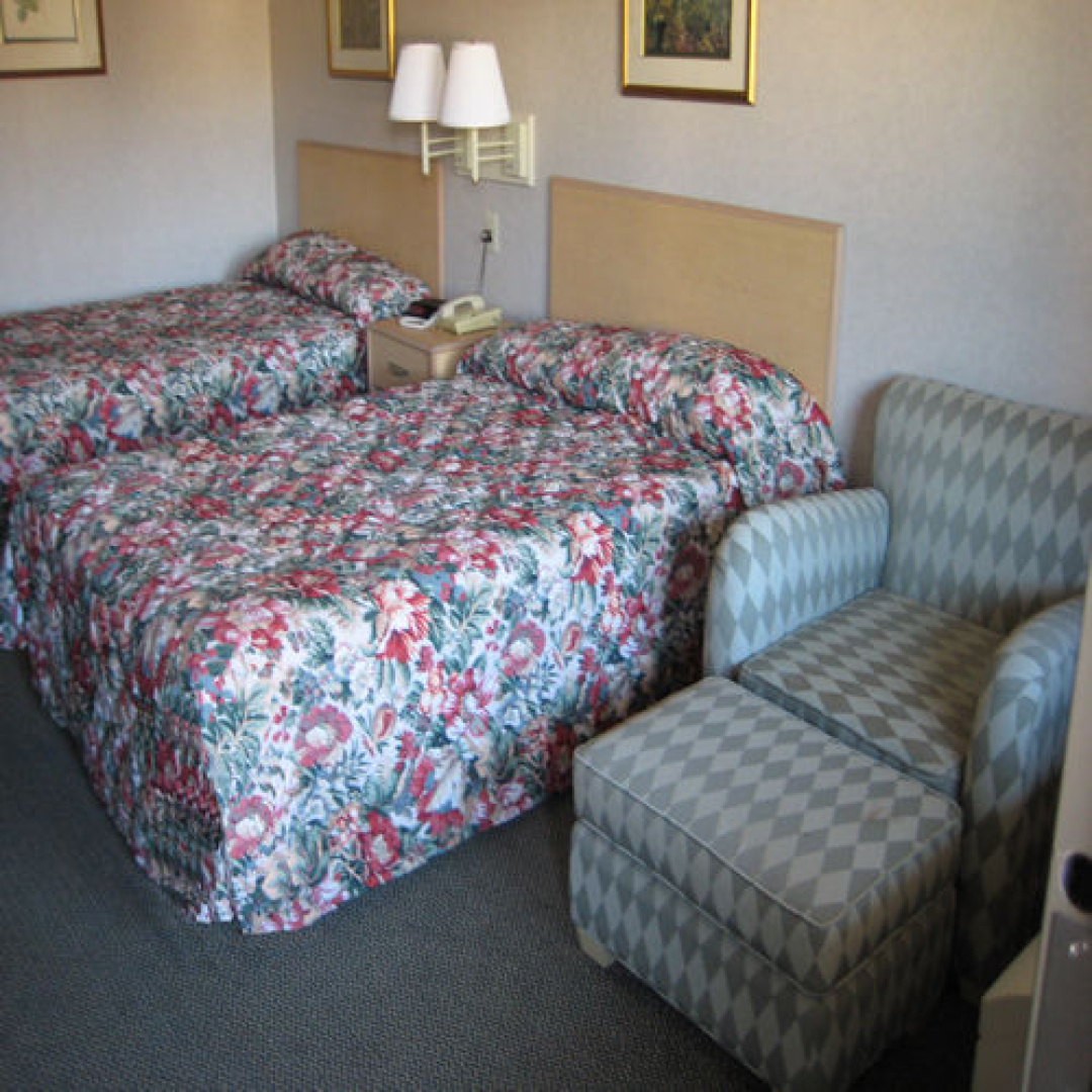 Red Carpet Inn