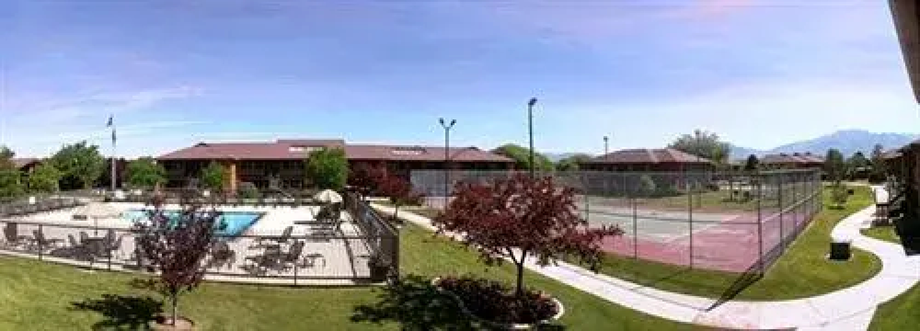 River Oaks Suites & Apartments
