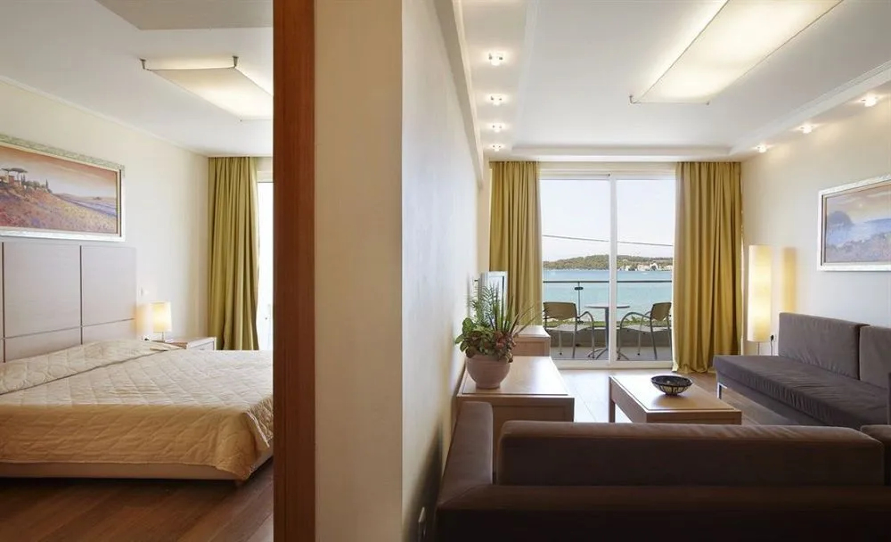 Nautica Bay Hotel