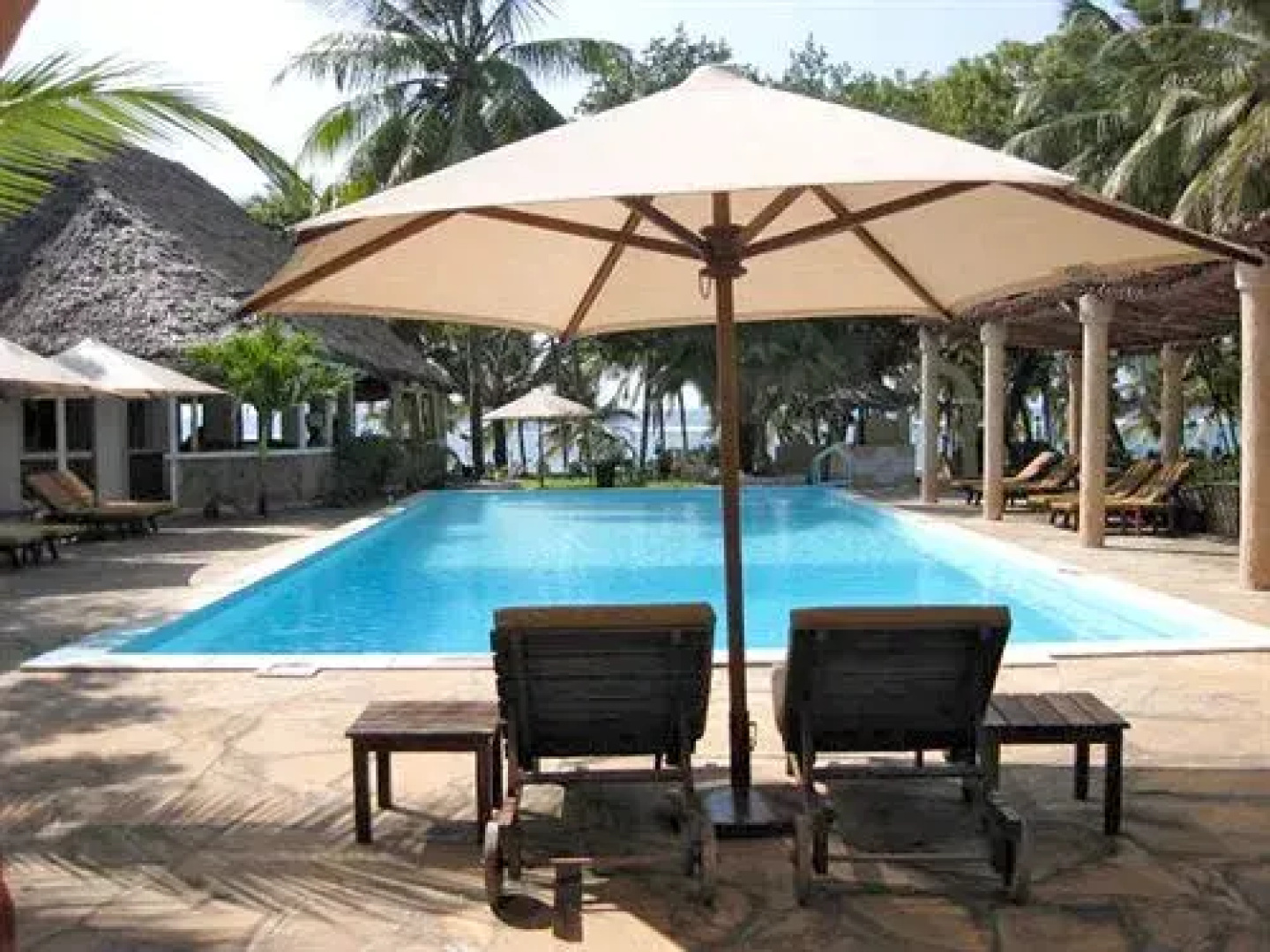 Sheshe Baharini Beach Hotel