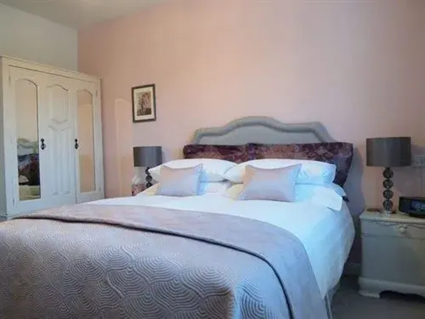 Lilac Tree Lodge B & B