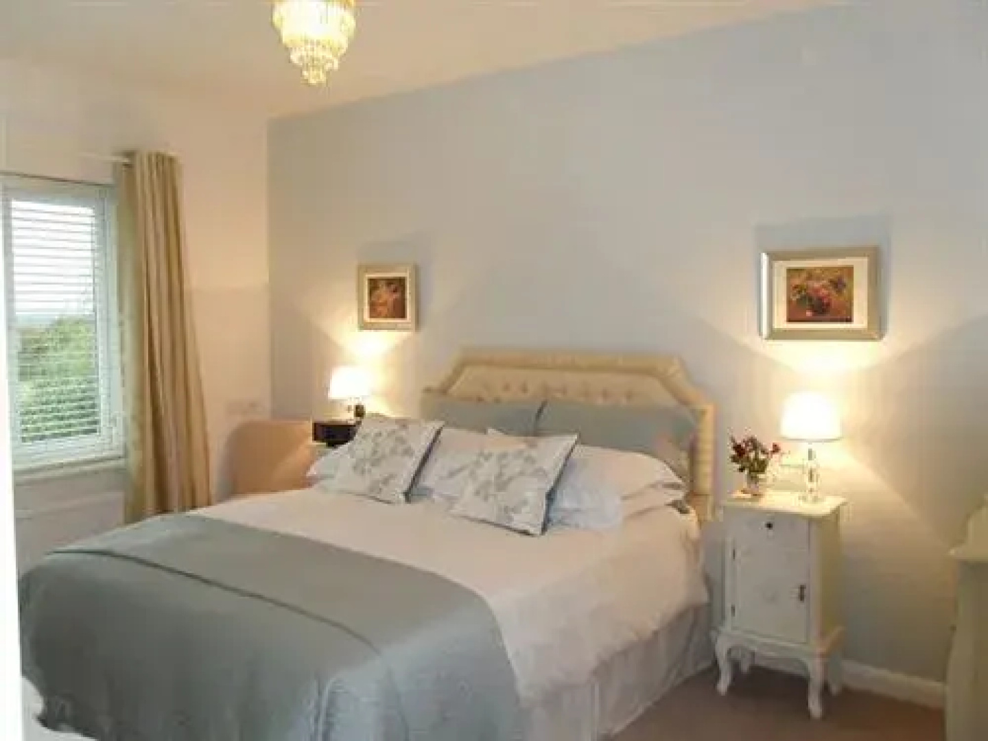 Lilac Tree Lodge B & B