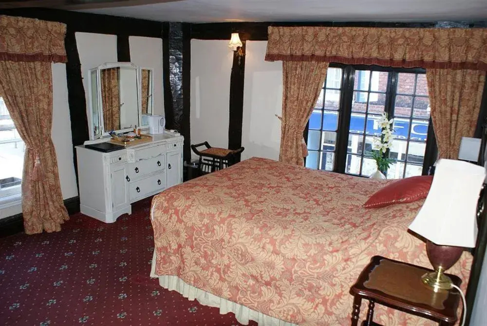 Tudor House Hotel