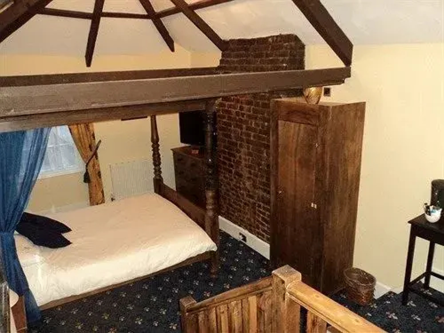 The Globe Hotel
