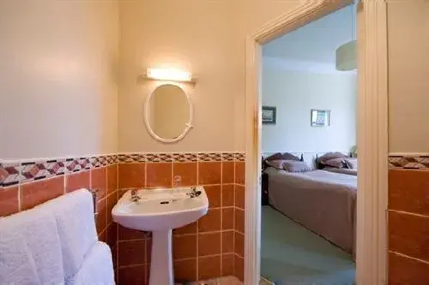 Oaklodge Bed  Breakfast