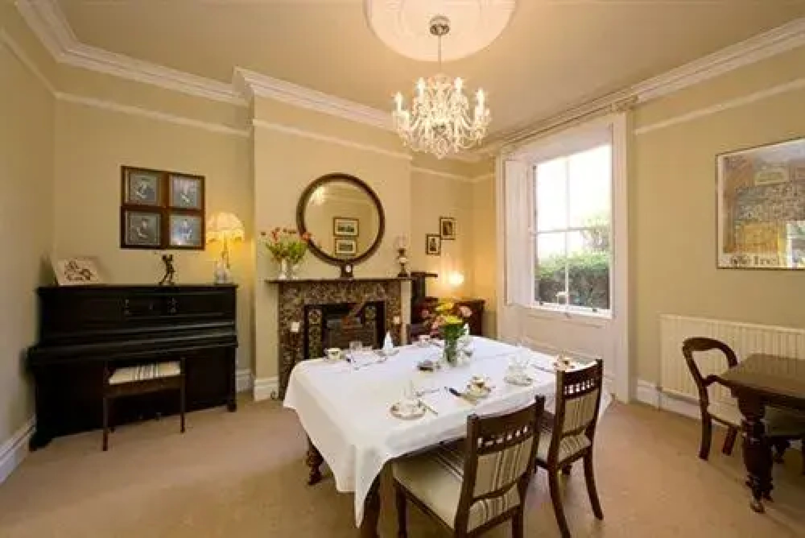 Oaklodge Bed  Breakfast