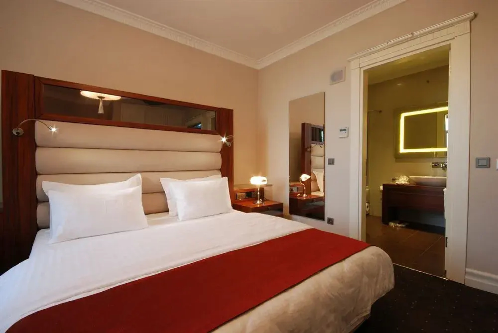 Отель Batumi World Palace