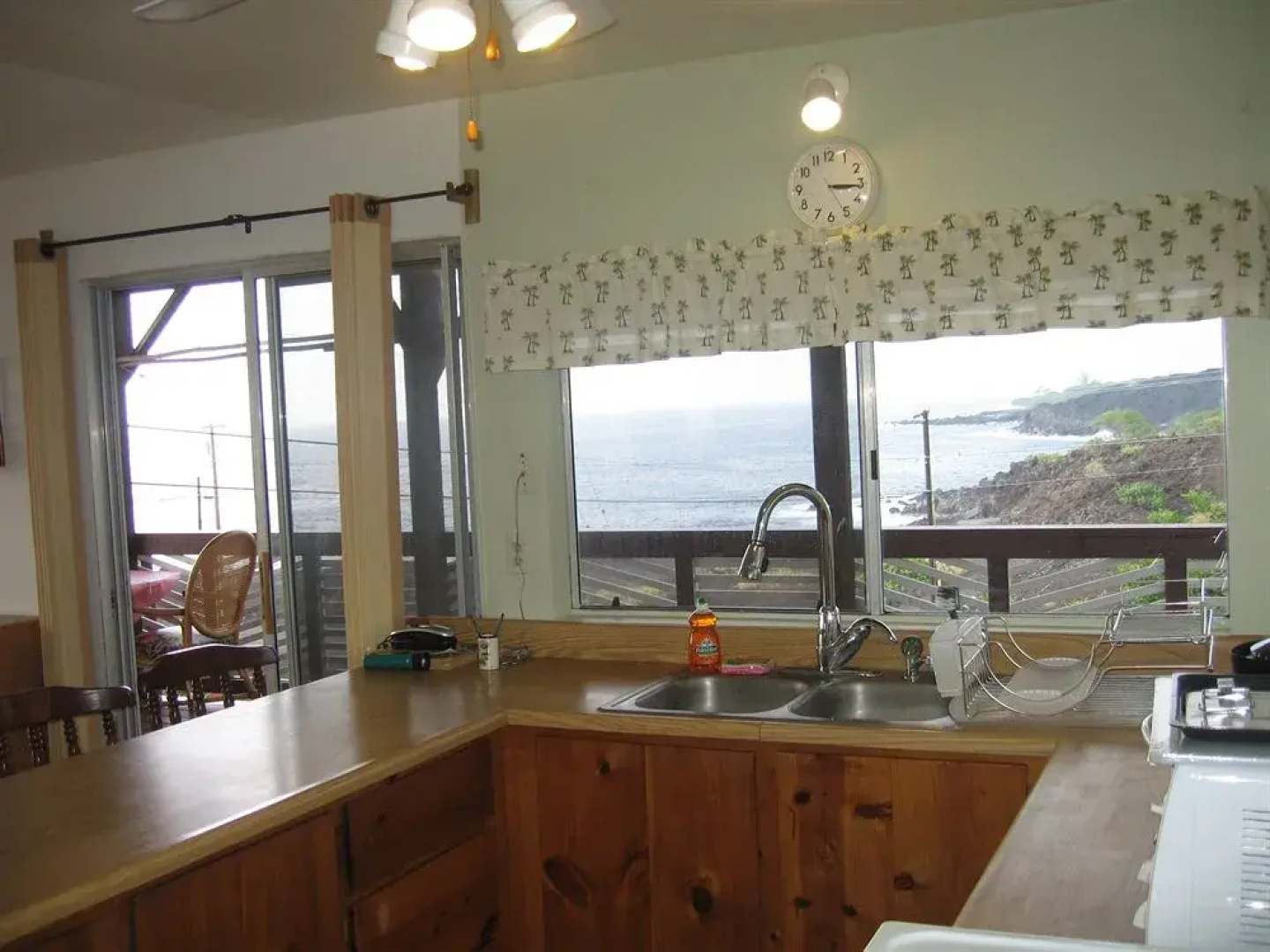 Milolii Beach House