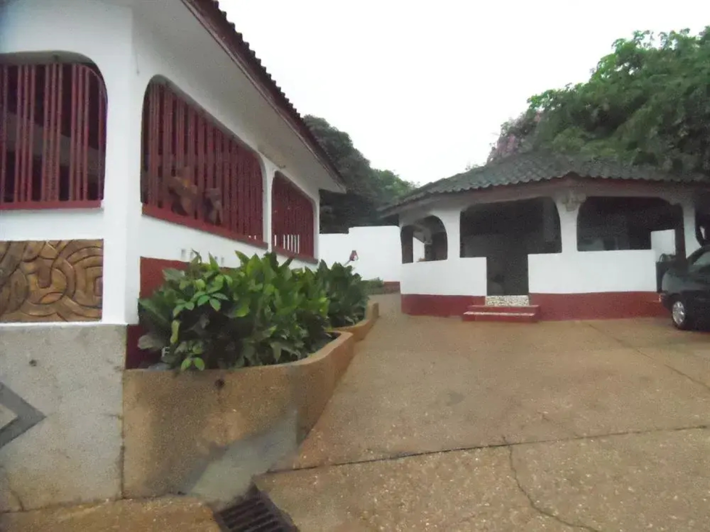 Lahana Avon Hotel