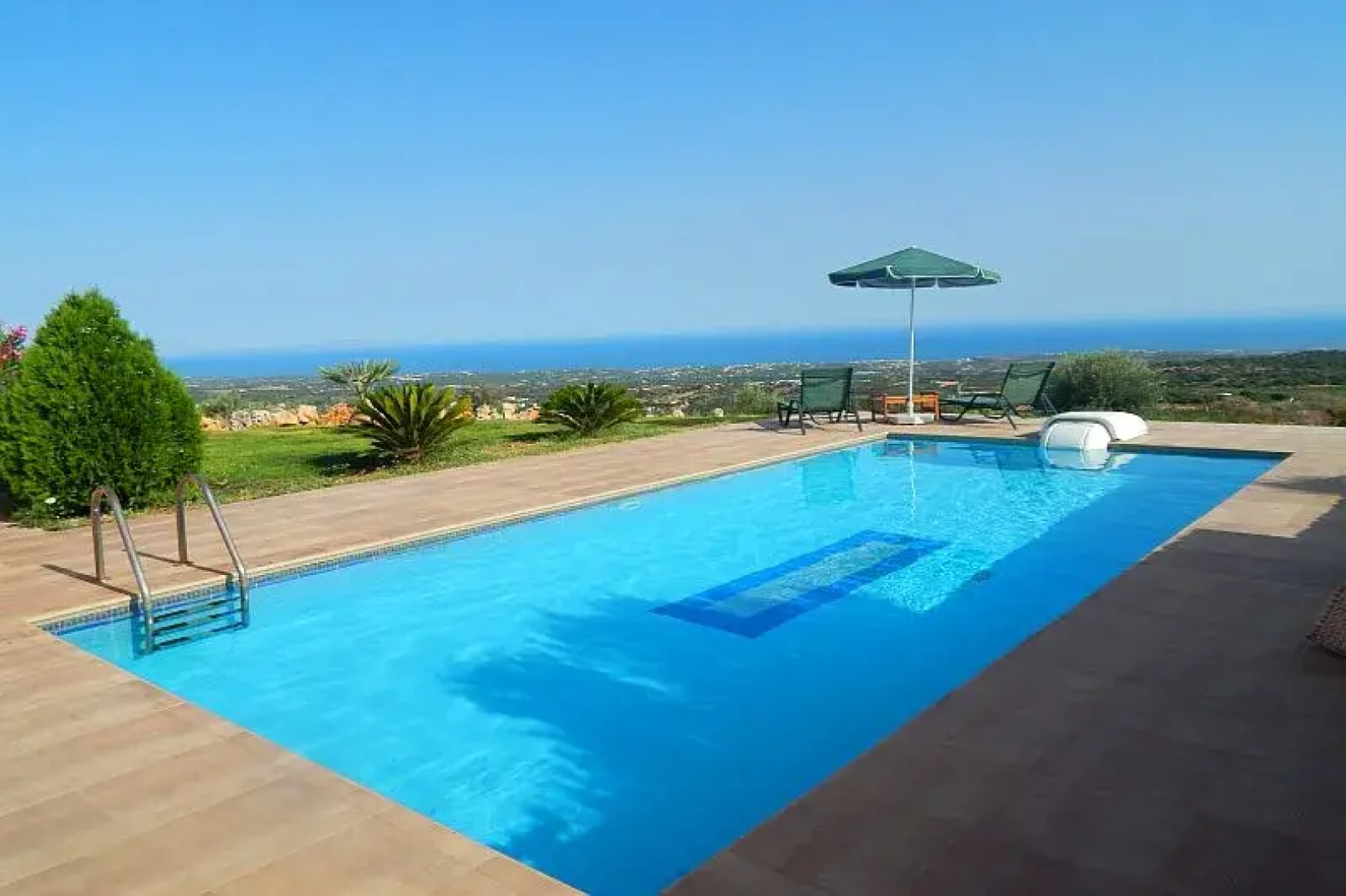 Anatoli Villa