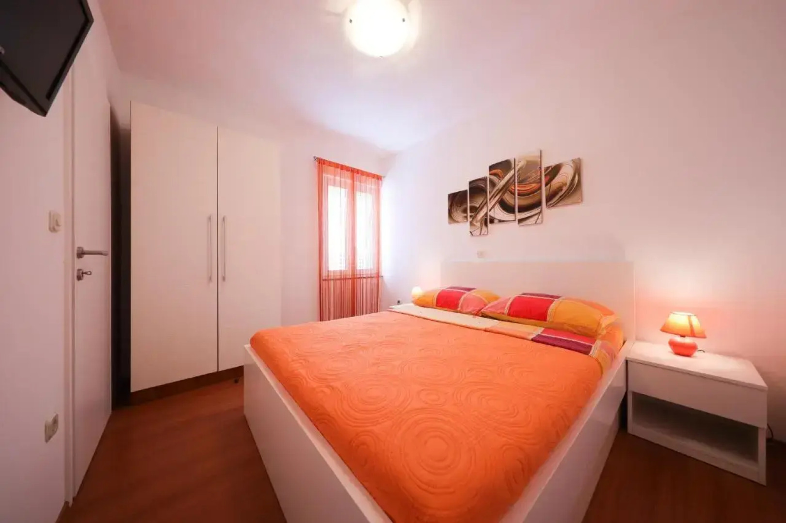 Villa Pino with Jacuzzi