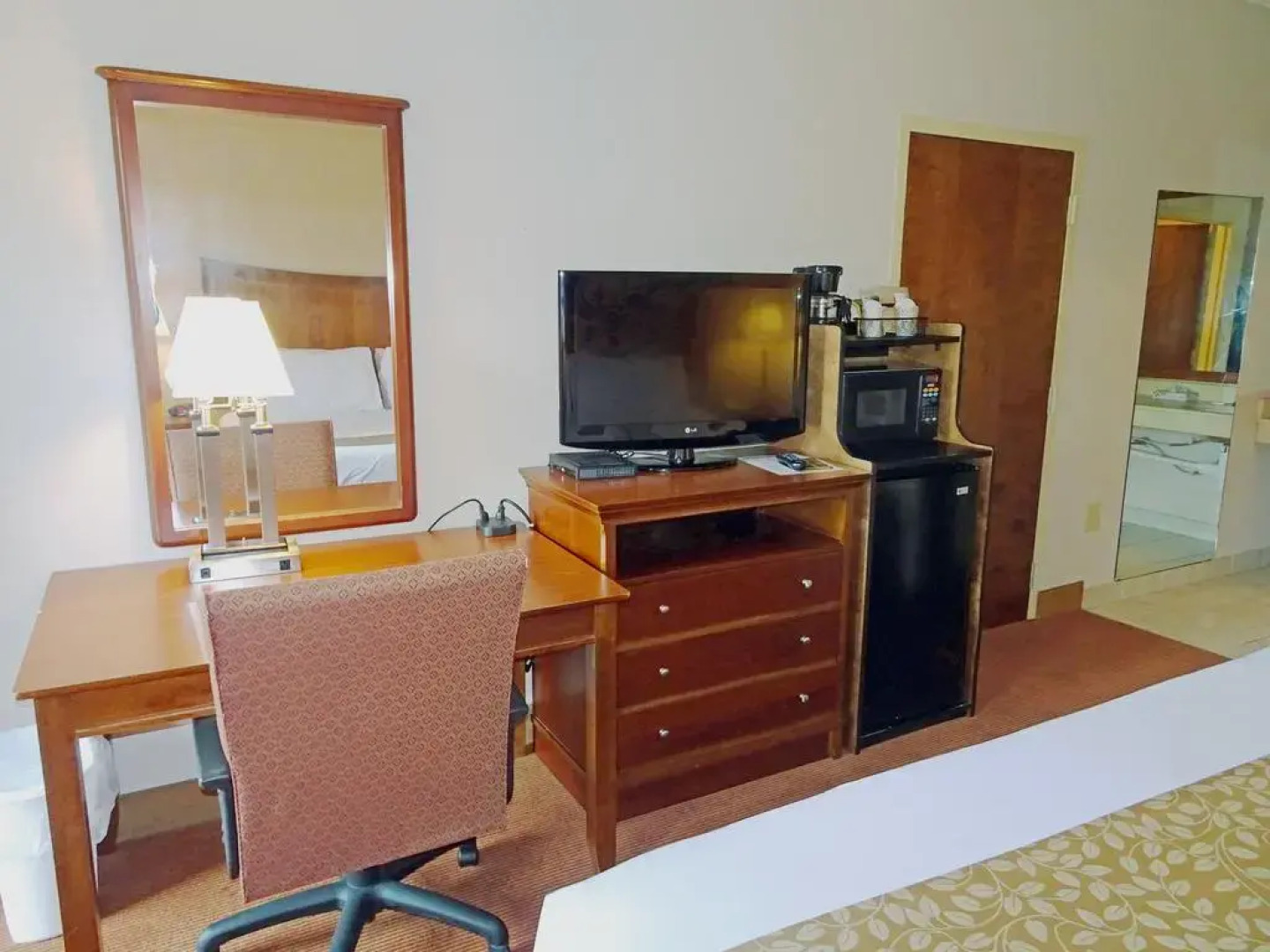 Home Town Inn & Suites Crestview