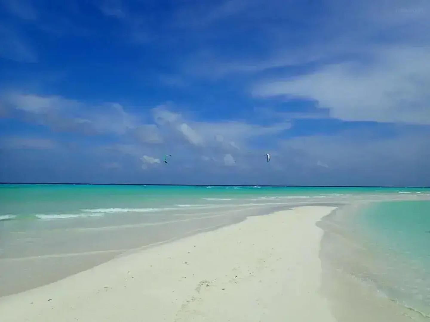 Отель Kite And Dive Village Fenfushi 