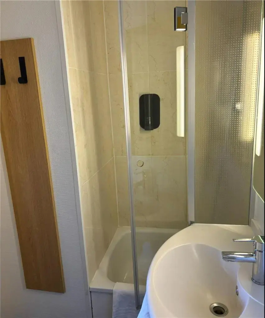 Отель Kyriad Eco 