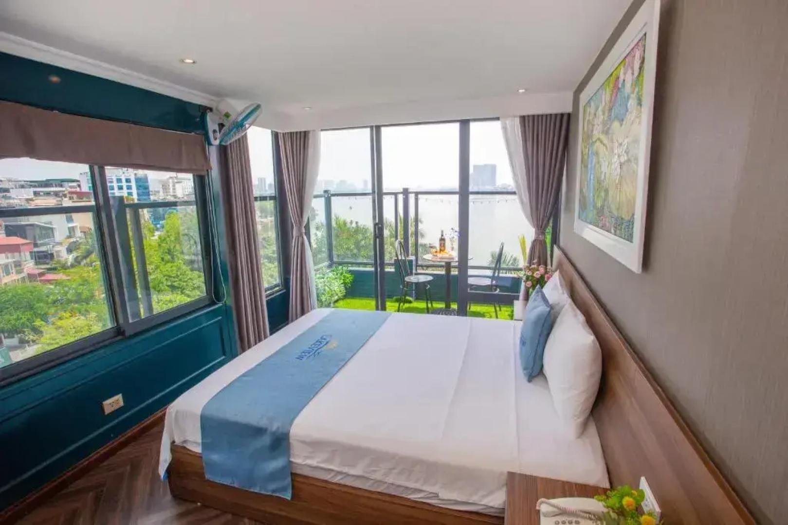 Hanoi Lake View Hotel & Travel