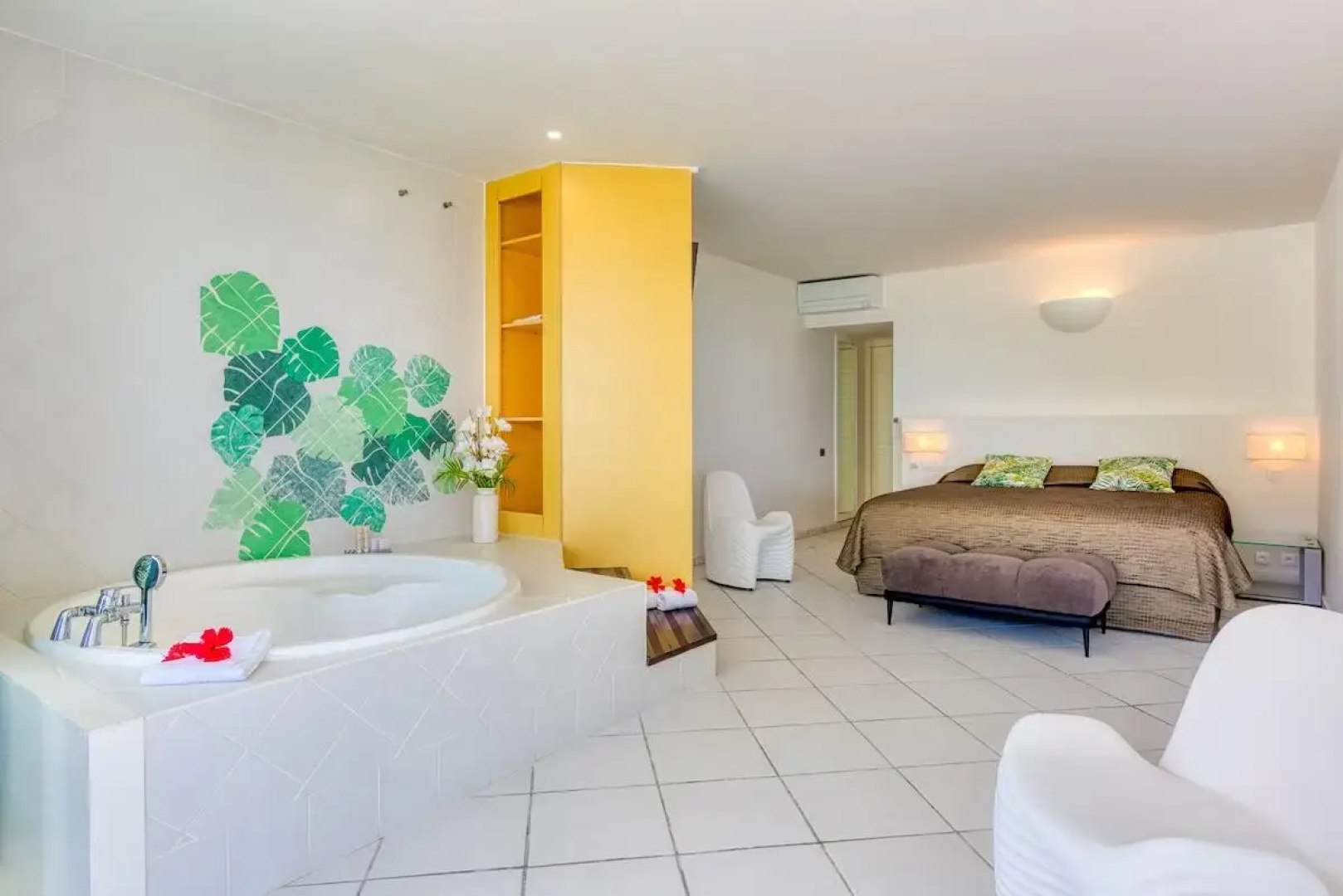 Le Domaine Beach Resort  Spa