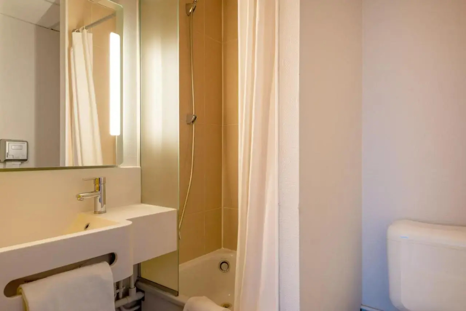B&B HOTEL Cholet Sud