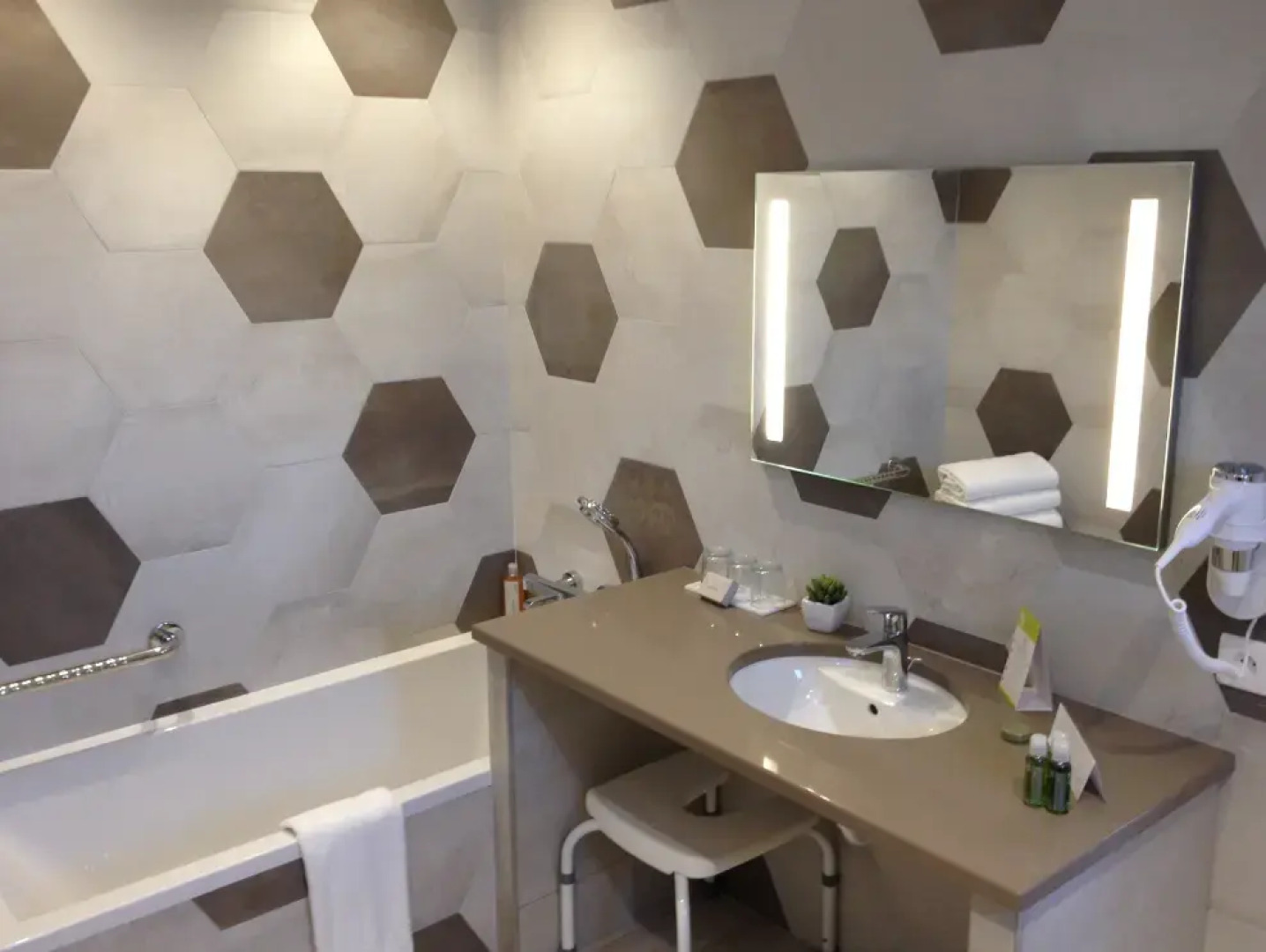 Val Baussenc, The Originals Relais