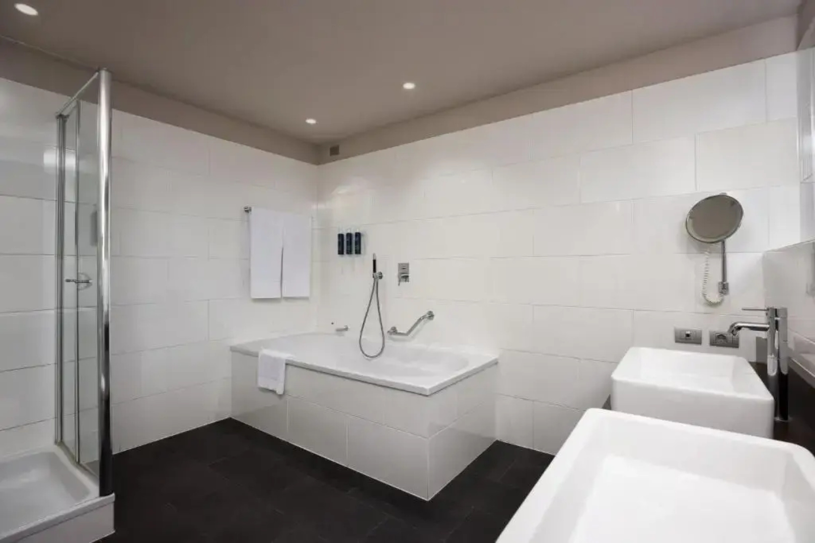 Отель Four Points by Sheraton Bolzano