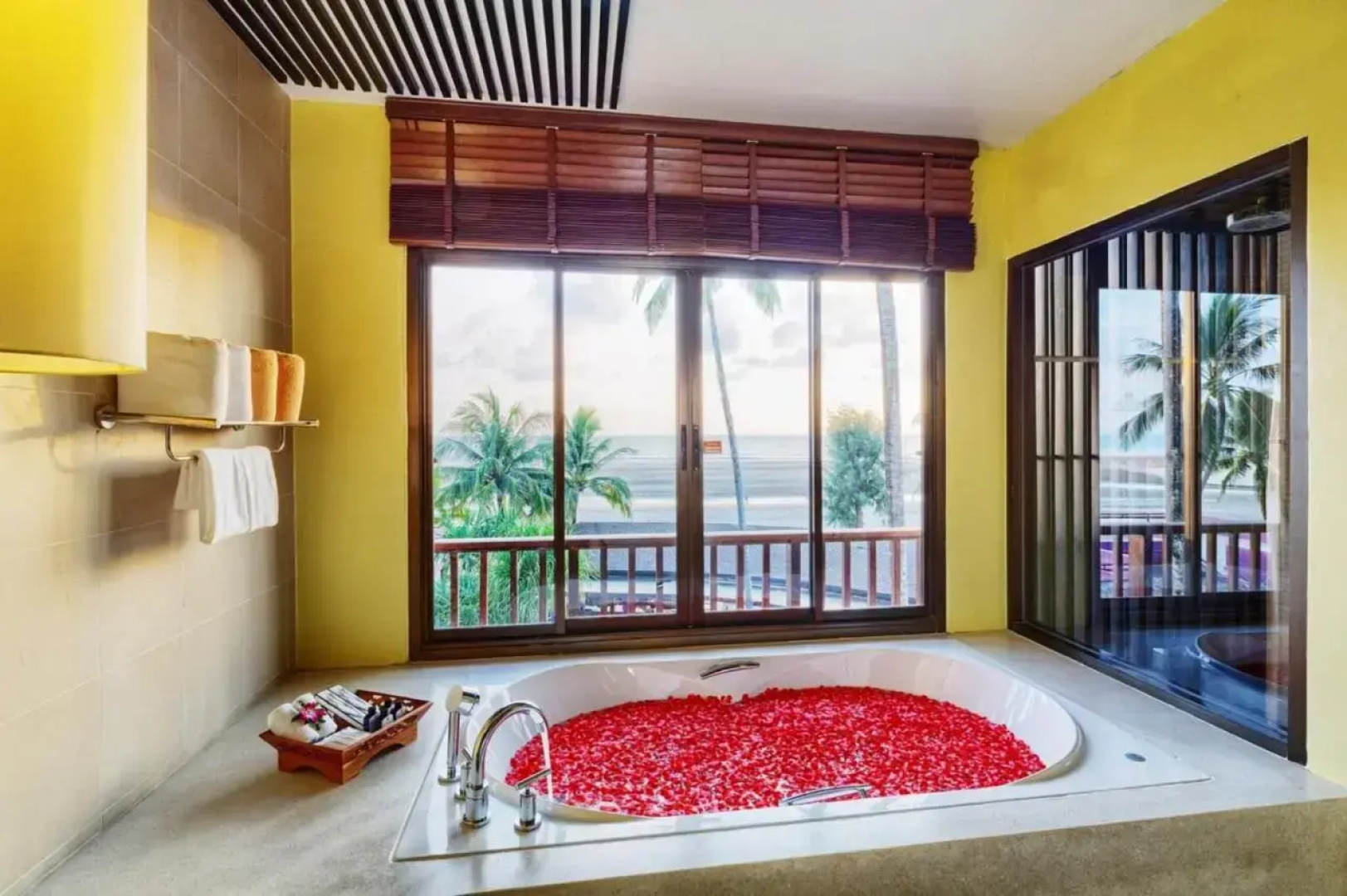 Отель Apsara Beachfront Resort and Villa 
