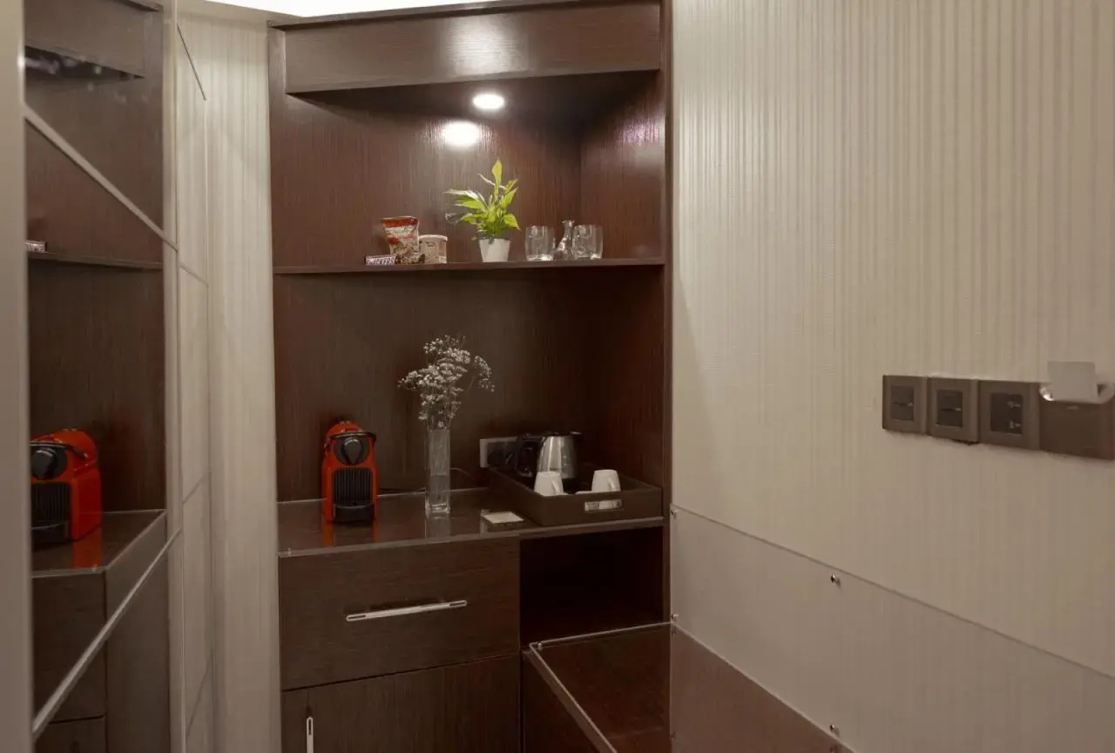 Amina Residency