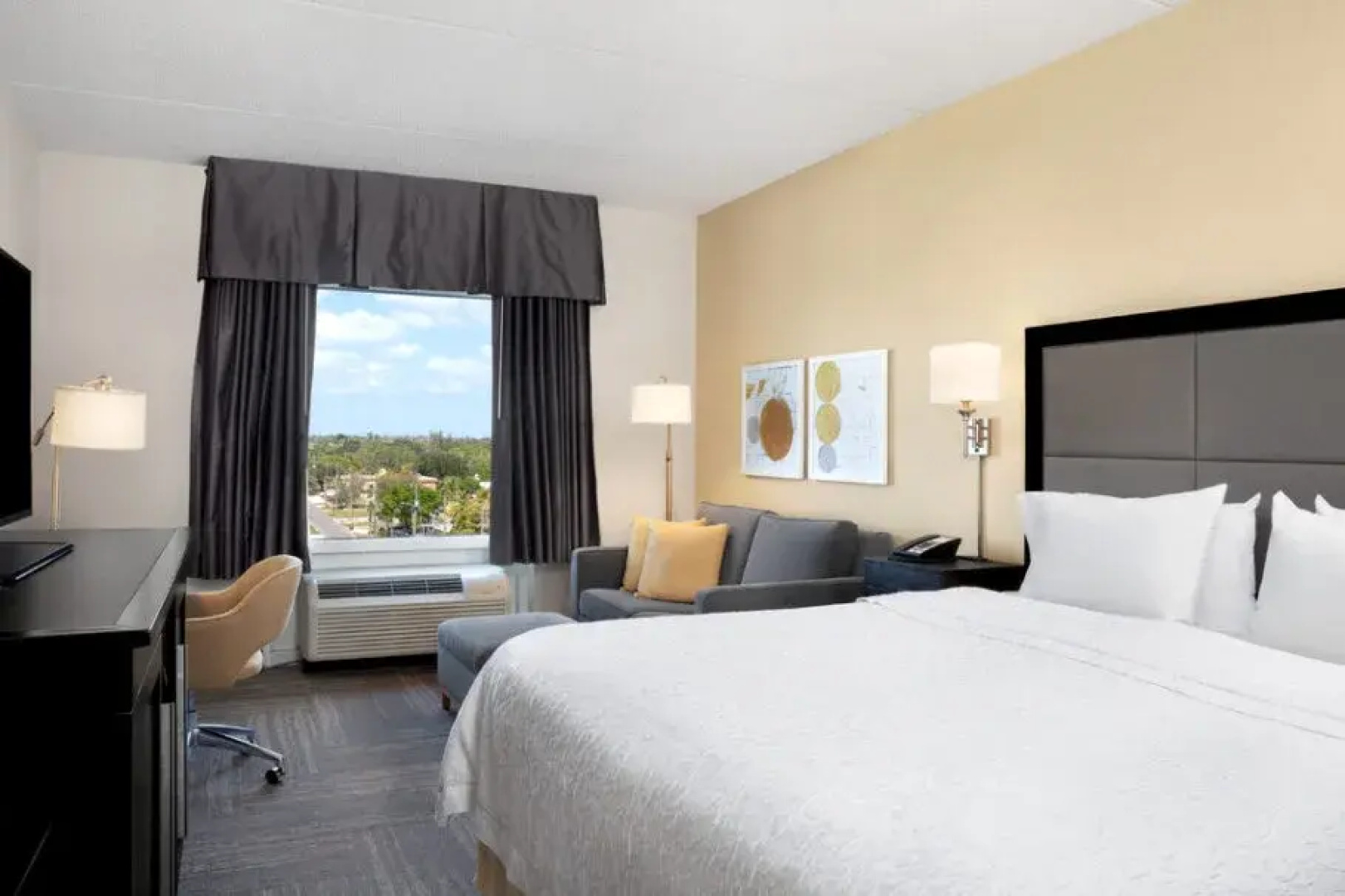 Hampton Inn by Hilton Hallandale Beach Aventura